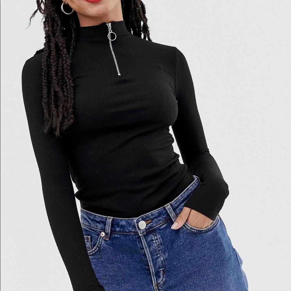 Ribbed mock neck longs sleeve with zipper